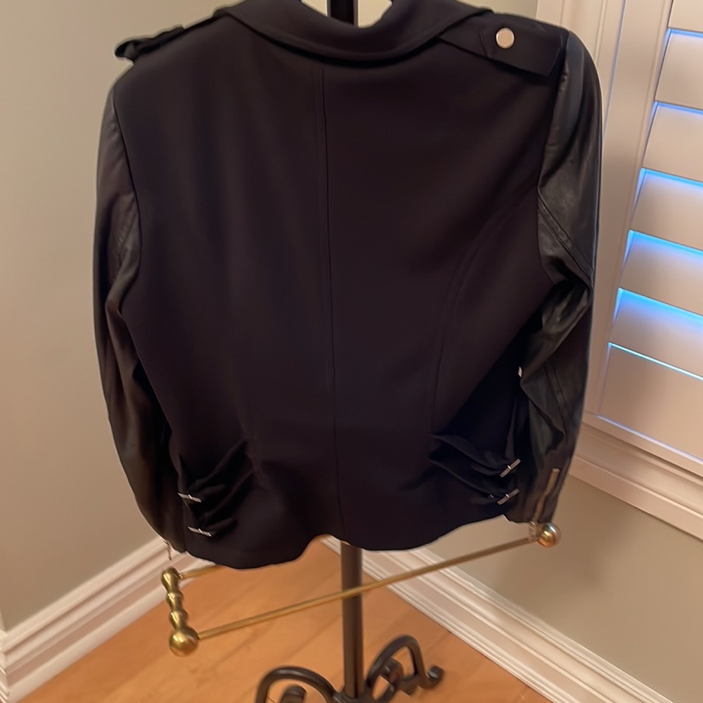 Jacket - Picture 2 of 9